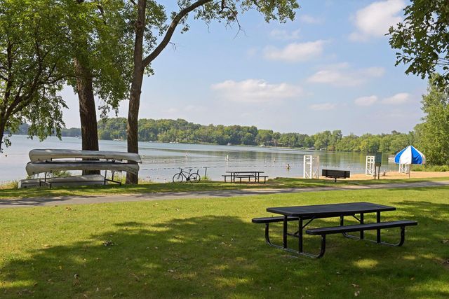 9250 Breckenridge Lane, Eden Prairie, MN 55347