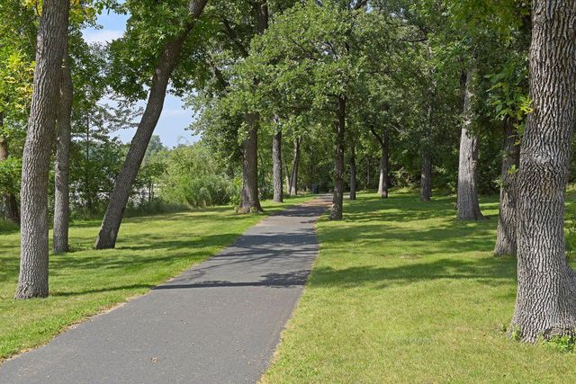 9250 Breckenridge Lane, Eden Prairie, MN 55347