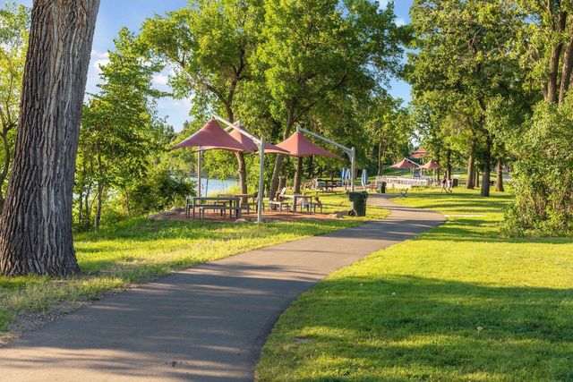 9250 Breckenridge Lane, Eden Prairie, MN 55347