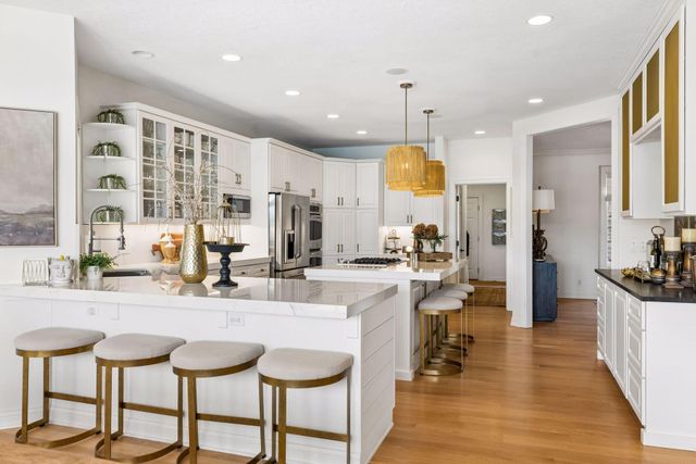 9250 Breckenridge Lane, Eden Prairie, MN 55347