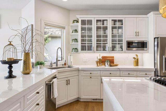 9250 Breckenridge Lane, Eden Prairie, MN 55347