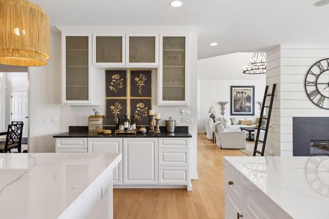 9250 Breckenridge Lane, Eden Prairie, MN 55347