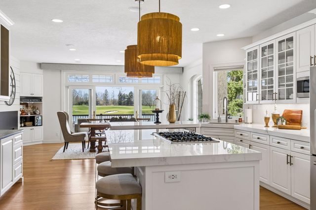 9250 Breckenridge Lane, Eden Prairie, MN 55347