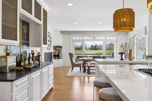 9250 Breckenridge Lane, Eden Prairie, MN 55347