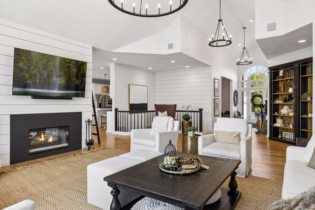 9250 Breckenridge Lane, Eden Prairie, MN 55347