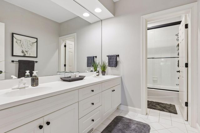 9250 Breckenridge Lane, Eden Prairie, MN 55347