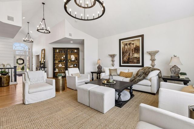 9250 Breckenridge Lane, Eden Prairie, MN 55347