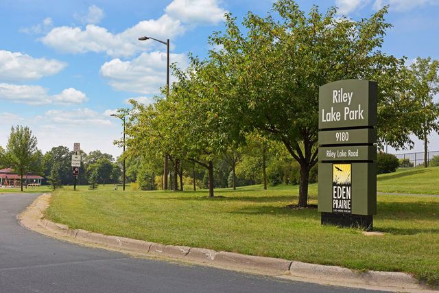 9250 Breckenridge Lane, Eden Prairie, MN 55347