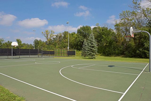 9250 Breckenridge Lane, Eden Prairie, MN 55347