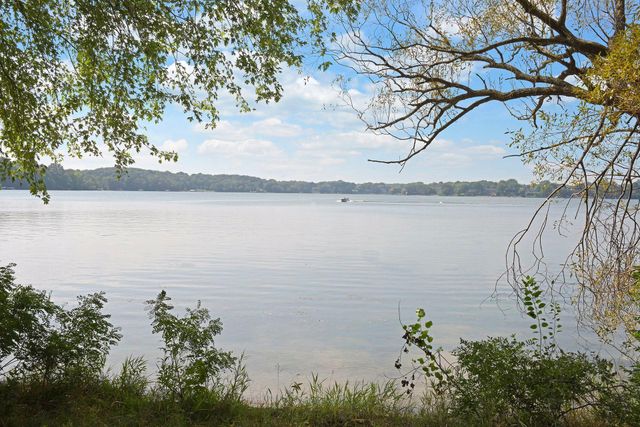 9250 Breckenridge Lane, Eden Prairie, MN 55347