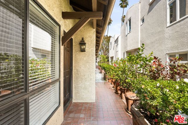 938 18th Street 5, Santa Monica, CA 90403