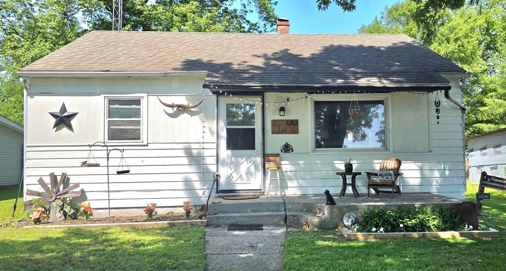 410 N Polk Street, Morocco, IN 47963