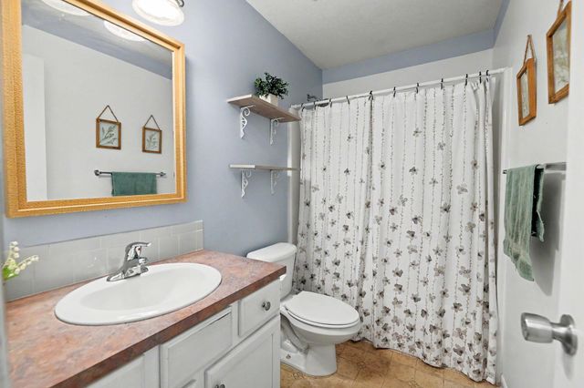 3518 N Valerie Cir, Wichita, KS 67205