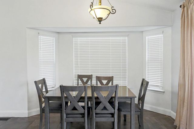 3518 N Valerie Cir, Wichita, KS 67205