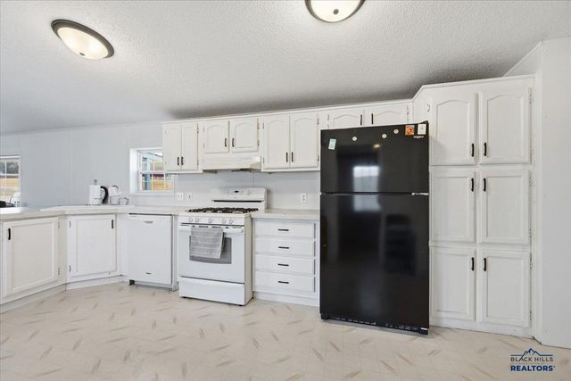 1138 CROW PEAK LN, Spearfish, SD 57783