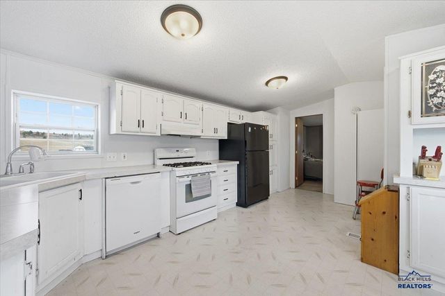 1138 CROW PEAK LN, Spearfish, SD 57783