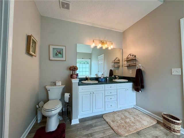 63 Centerport Drive, White, GA 30184