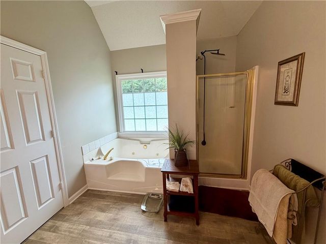63 Centerport Drive, White, GA 30184