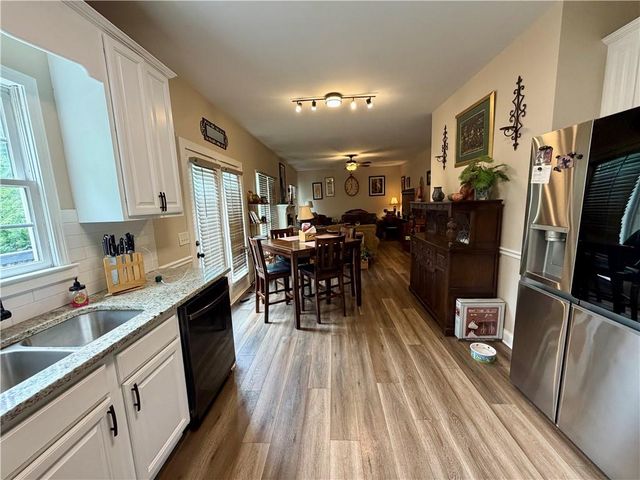 63 Centerport Drive, White, GA 30184
