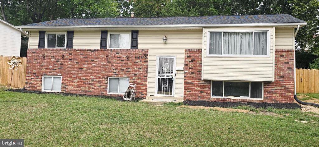 1700 JARVIS AVE, Oxon Hill, MD 20745