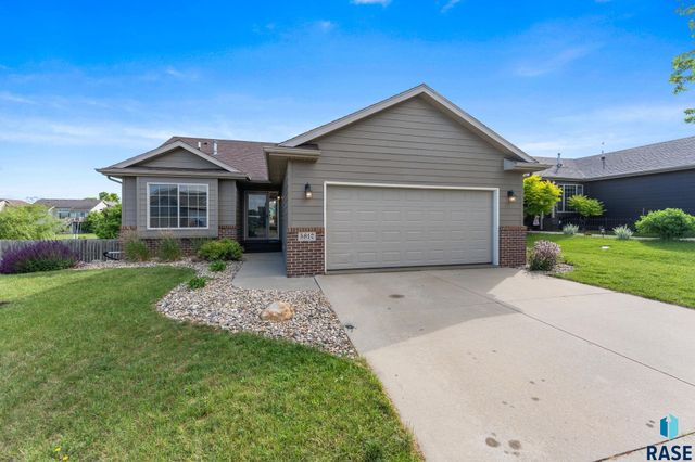 5812 W Oakcrest Dr Drive, Sioux Falls, SD 57107