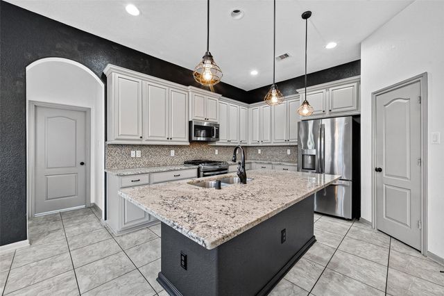 19230 S Cottonwood Green Lane, Cypress, TX 77433