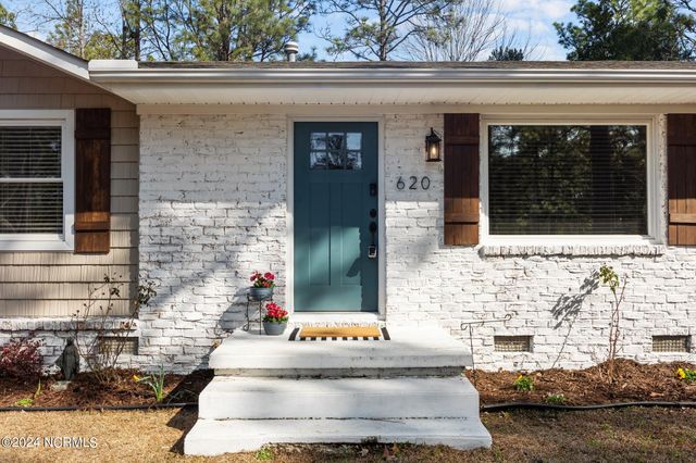 620 E New England Avenue, Pinebluff, NC 28373