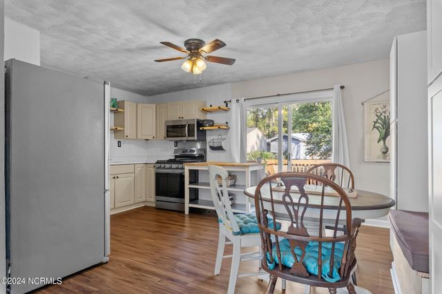 620 E New England Avenue, Pinebluff, NC 28373