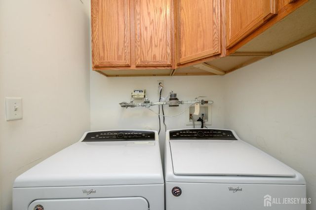 30 Wieczorkowski Avenue, Parlin, NJ 08859