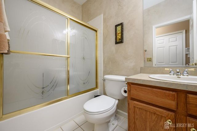 30 Wieczorkowski Avenue, Parlin, NJ 08859