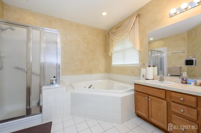 30 Wieczorkowski Avenue, Parlin, NJ 08859