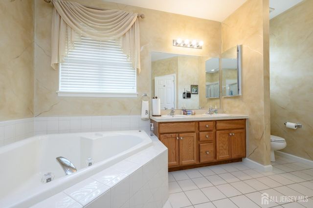 30 Wieczorkowski Avenue, Parlin, NJ 08859