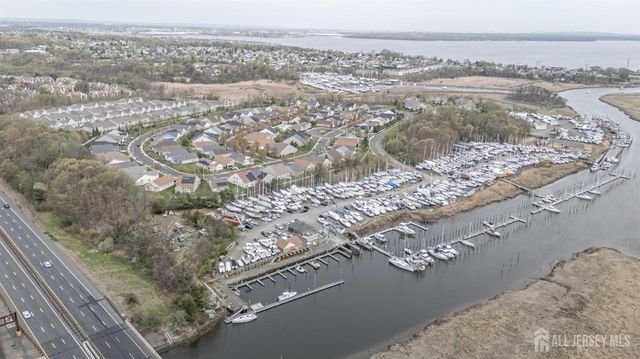 30 Wieczorkowski Avenue, Parlin, NJ 08859