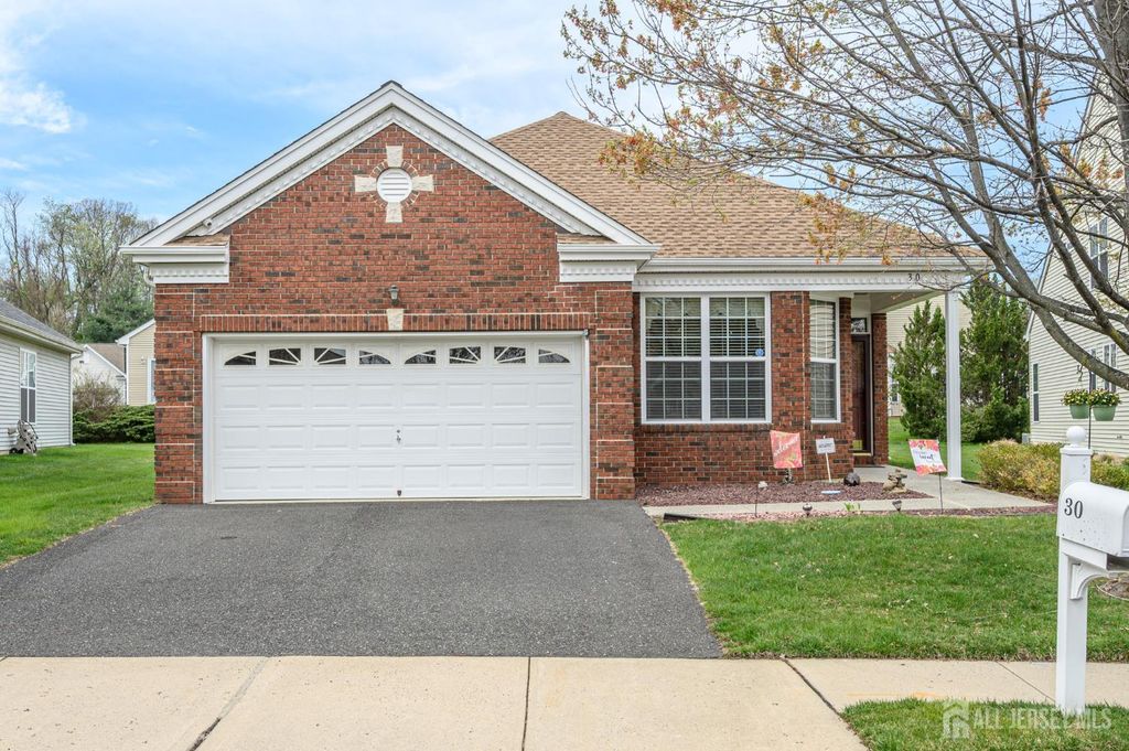 30 Wieczorkowski Avenue, Parlin, NJ 08859