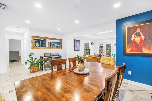 263 42ND AVENUE NE, St Petersburg, FL 33703