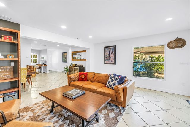 263 42ND AVENUE NE, St Petersburg, FL 33703