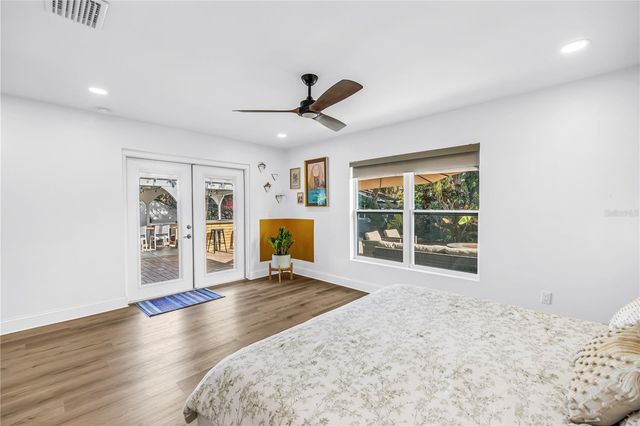 263 42ND AVENUE NE, St Petersburg, FL 33703