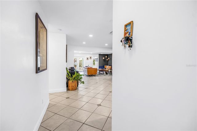 263 42ND AVENUE NE, St Petersburg, FL 33703