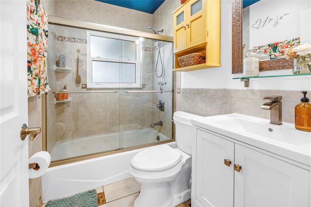 263 42ND AVENUE NE, St Petersburg, FL 33703