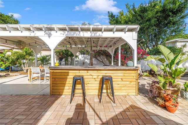 263 42ND AVENUE NE, St Petersburg, FL 33703