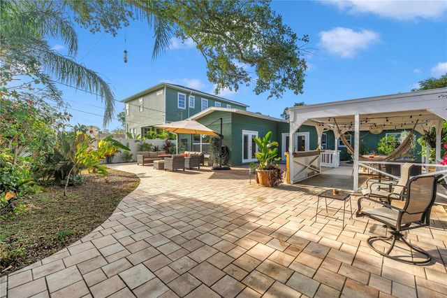 263 42ND AVENUE NE, St Petersburg, FL 33703