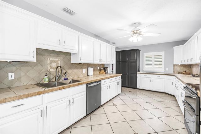 263 42ND AVENUE NE, St Petersburg, FL 33703