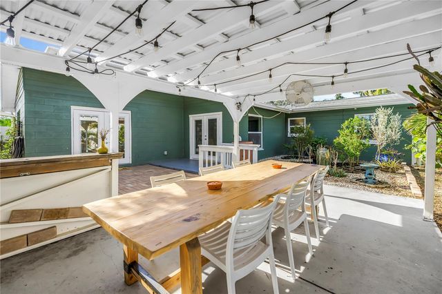 263 42ND AVENUE NE, St Petersburg, FL 33703