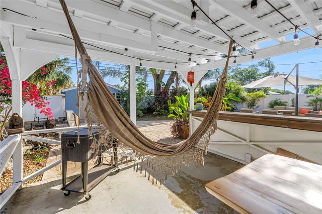 263 42ND AVENUE NE, St Petersburg, FL 33703