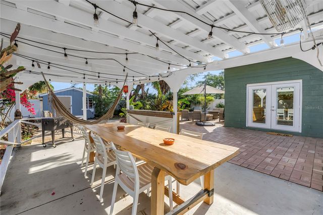 263 42ND AVENUE NE, St Petersburg, FL 33703