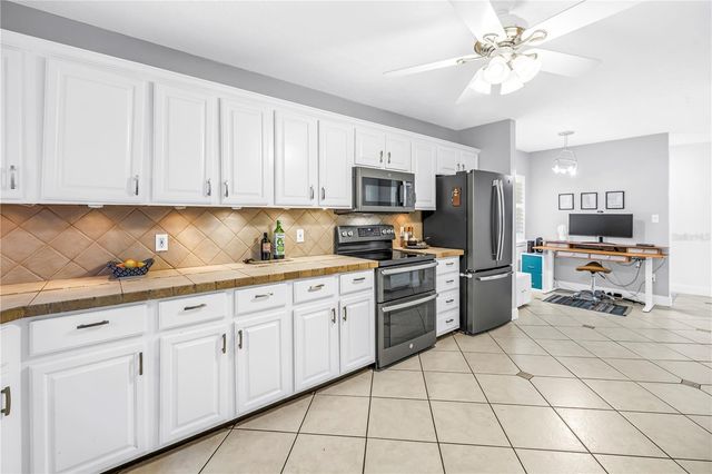 263 42ND AVENUE NE, St Petersburg, FL 33703