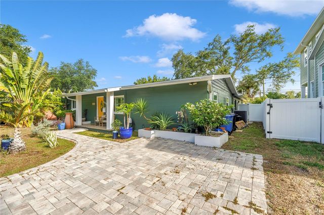 263 42ND AVENUE NE, St Petersburg, FL 33703