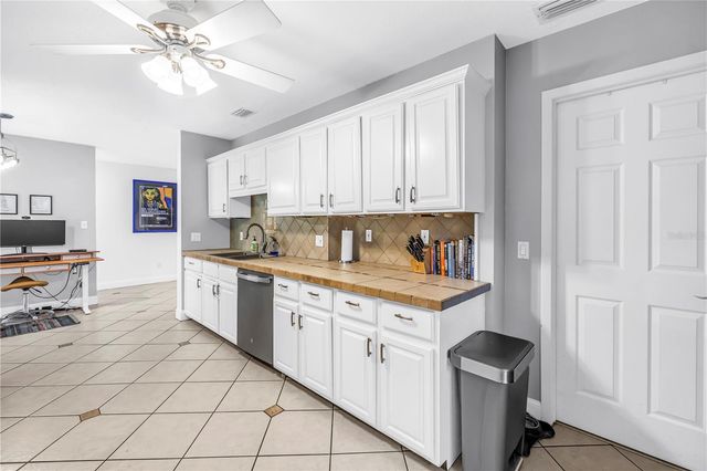 263 42ND AVENUE NE, St Petersburg, FL 33703