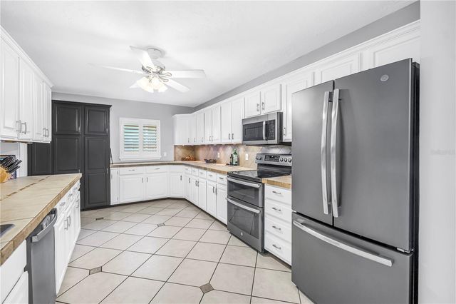 263 42ND AVENUE NE, St Petersburg, FL 33703