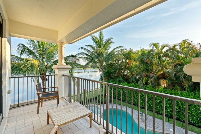 647 Edgebrook Lane, Royal Palm Beach, FL 33411